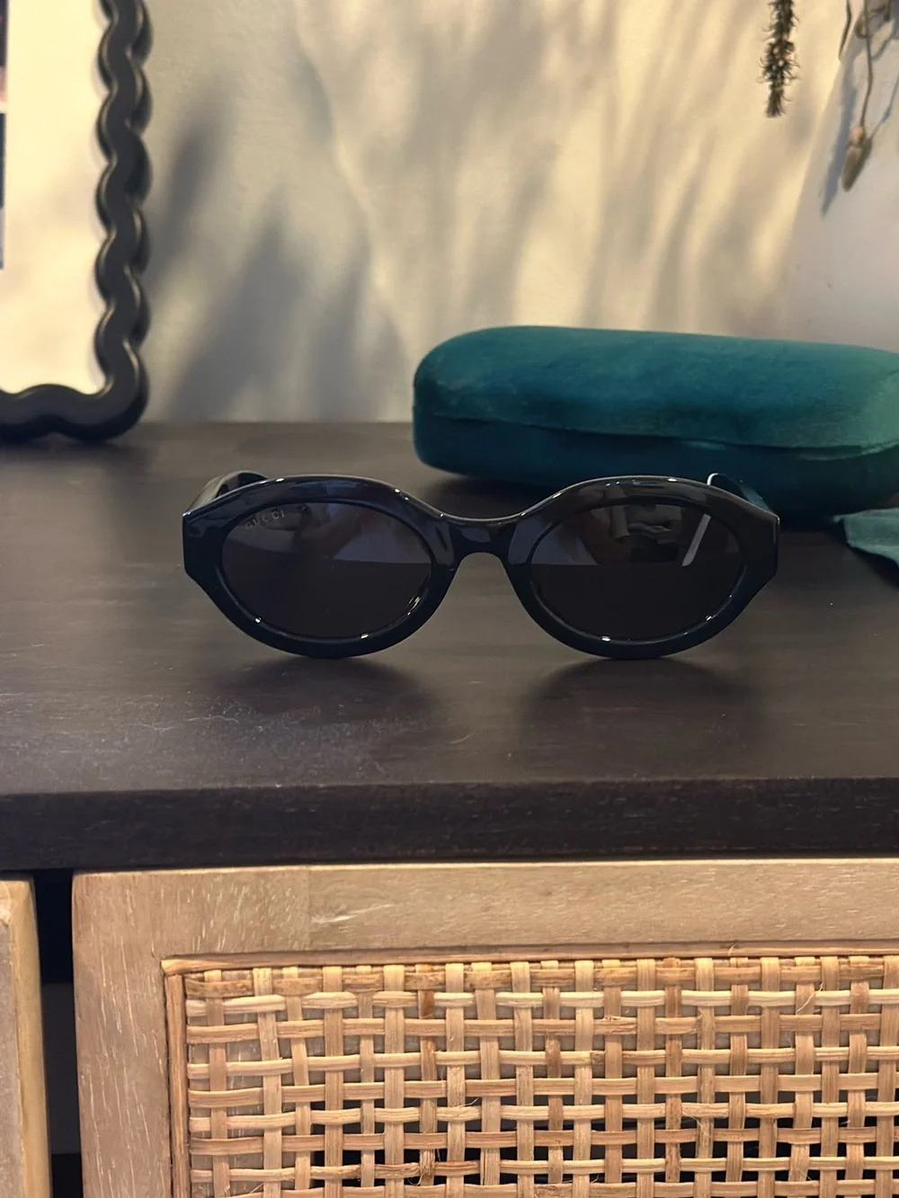 Gucci Black Minimal GG Oval Sunglasses